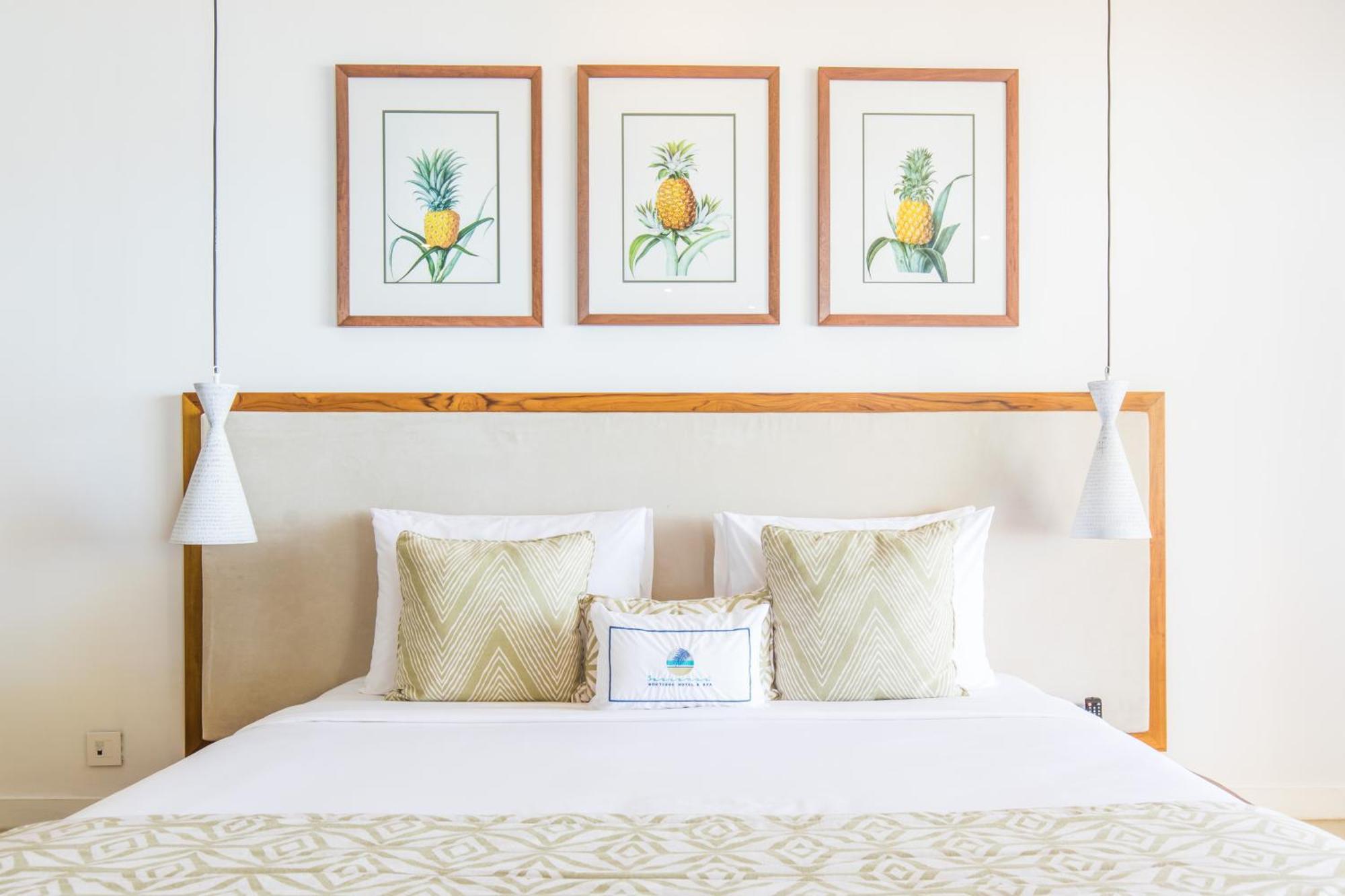 Seasense Boutique Hotel & Spa (Adults Only) Belle Mare Esterno foto A bedroom at the hotel