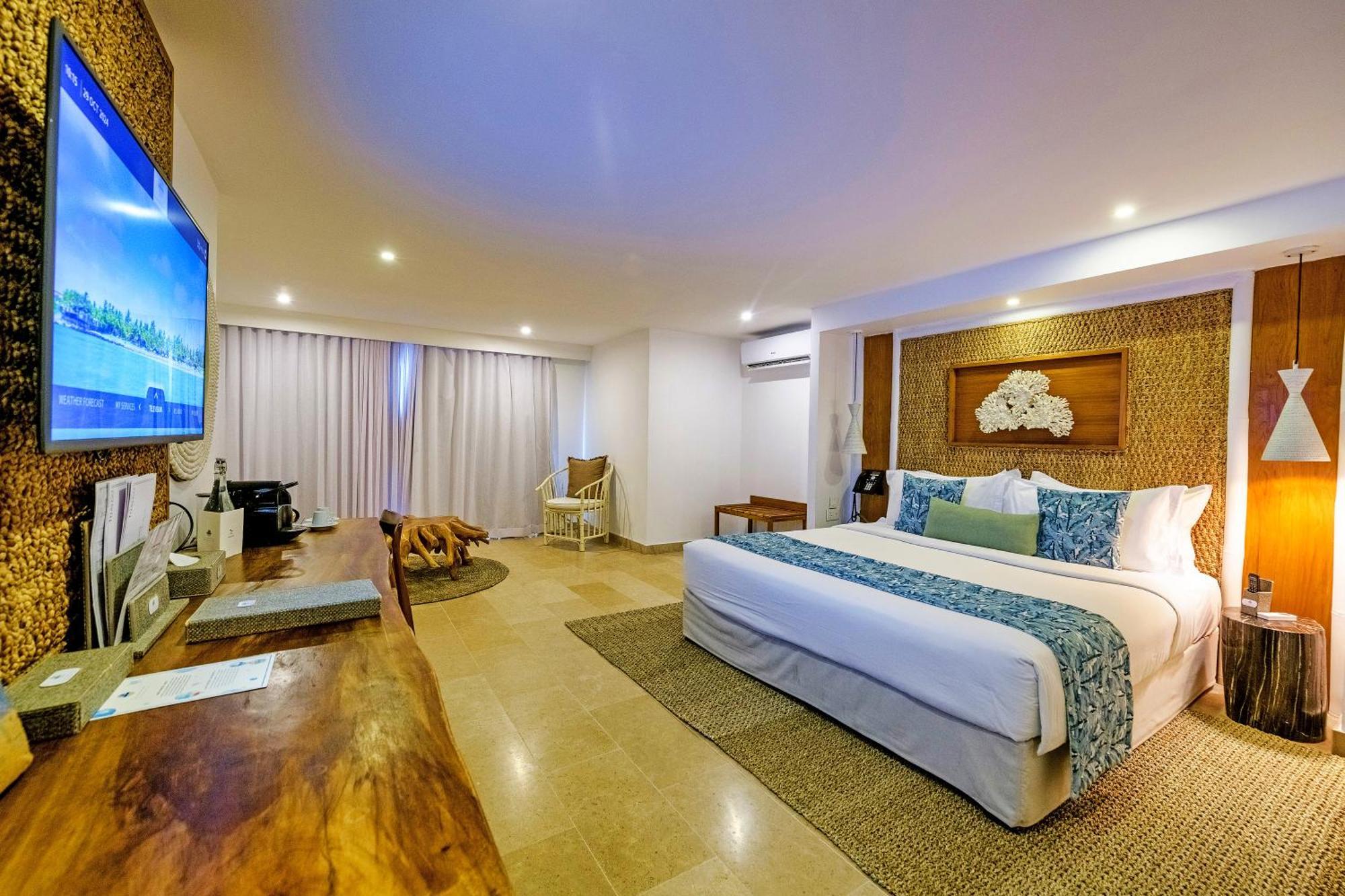 Seasense Boutique Hotel & Spa (Adults Only) Belle Mare Esterno foto Deluxe Ocean View