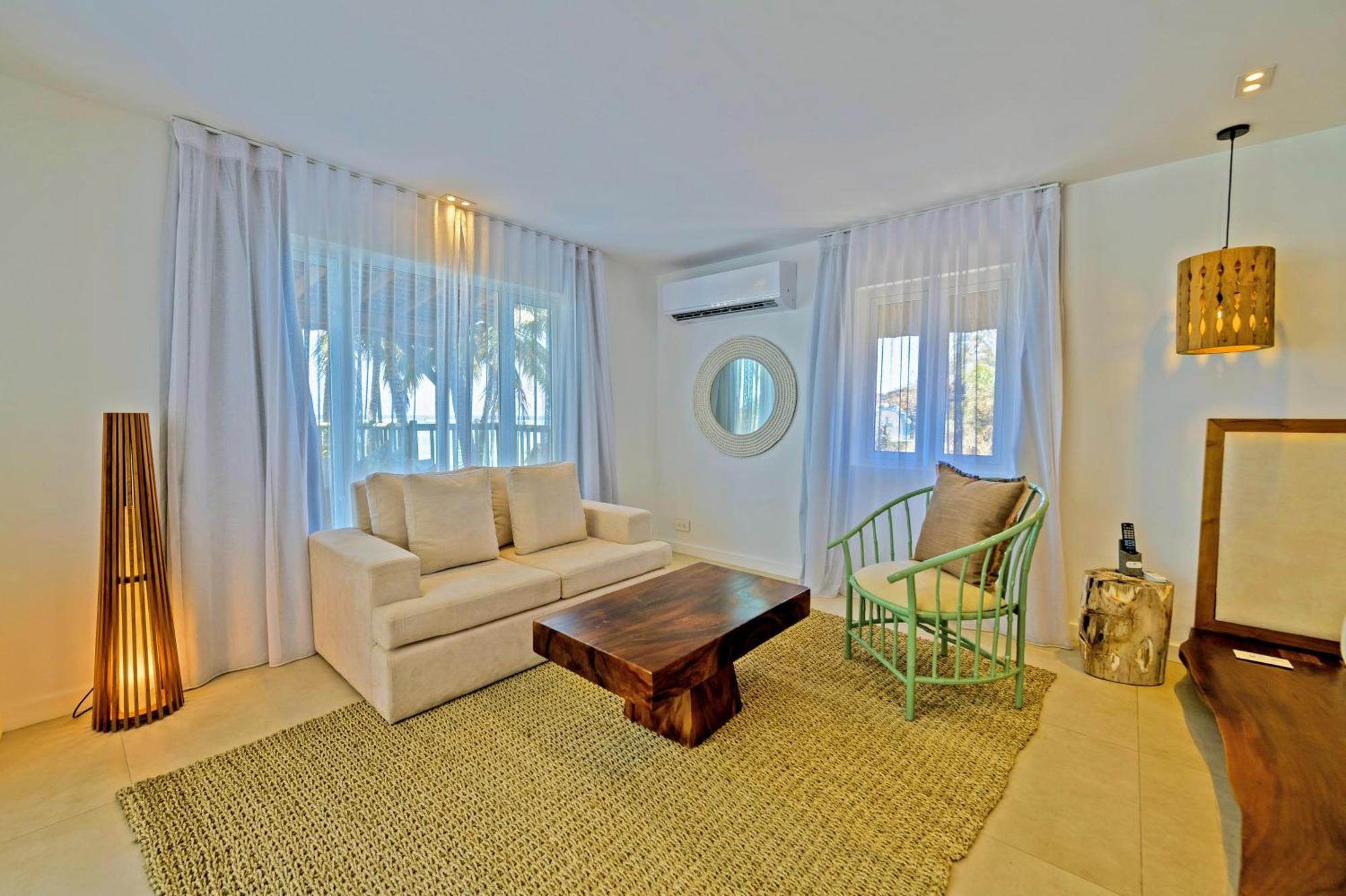 Seasense Boutique Hotel & Spa (Adults Only) Belle Mare Esterno foto Living room