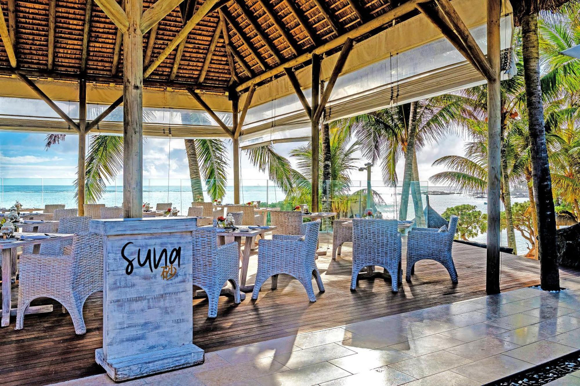 Seasense Boutique Hotel & Spa (Adults Only) Belle Mare Esterno foto Restaurant at the resort