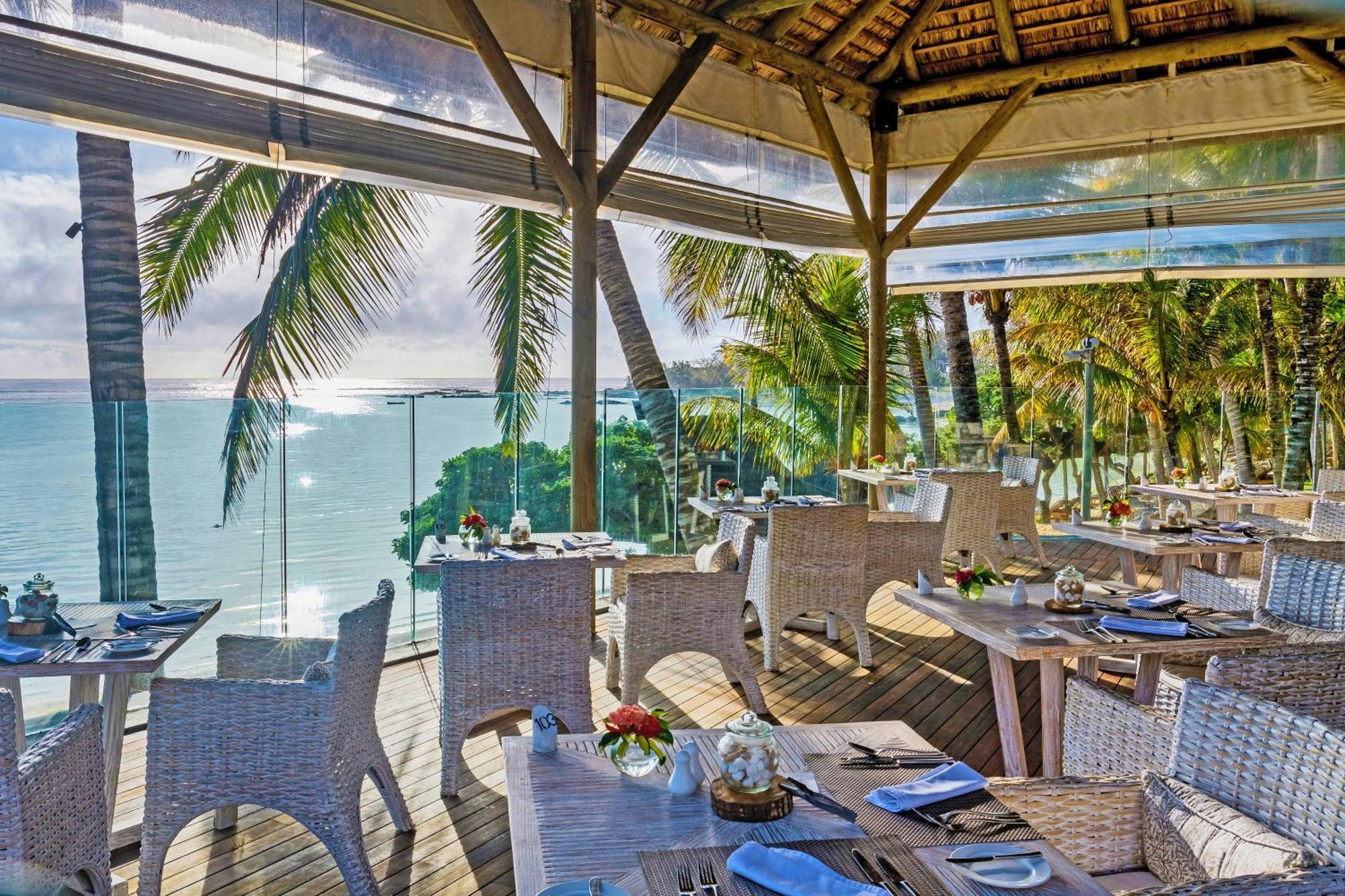 Seasense Boutique Hotel & Spa (Adults Only) Belle Mare Esterno foto The Beach Club