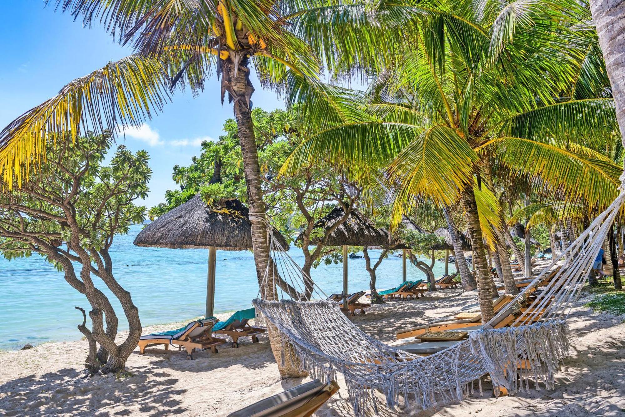 Seasense Boutique Hotel & Spa (Adults Only) Belle Mare Esterno foto Beach at the resort
