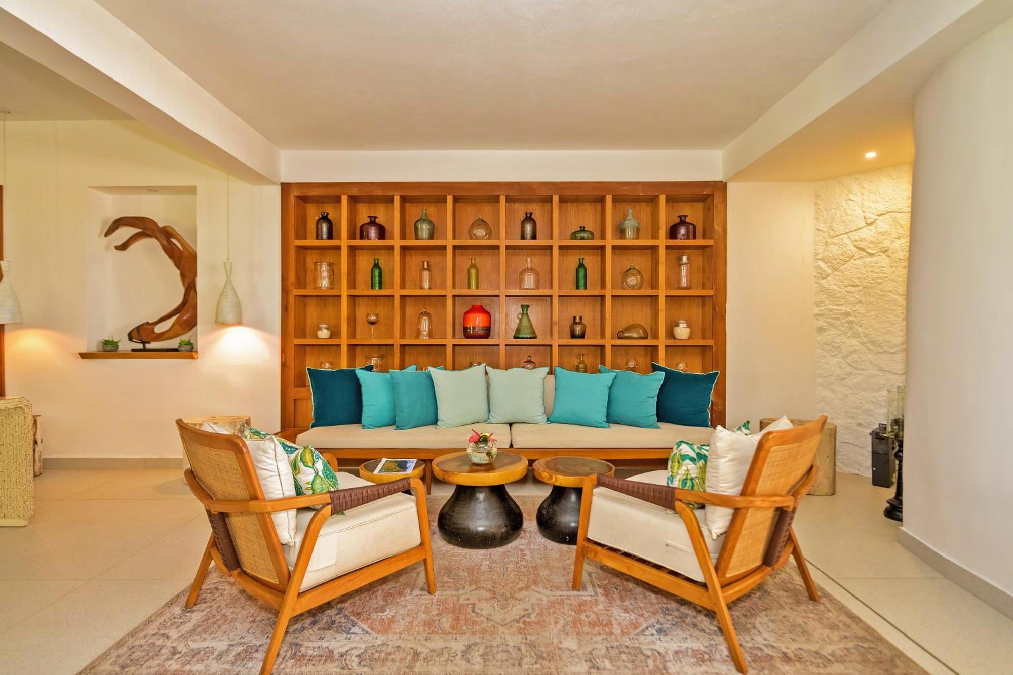 Seasense Boutique Hotel & Spa (Adults Only) Belle Mare Esterno foto The lobby at the Taj Bengal