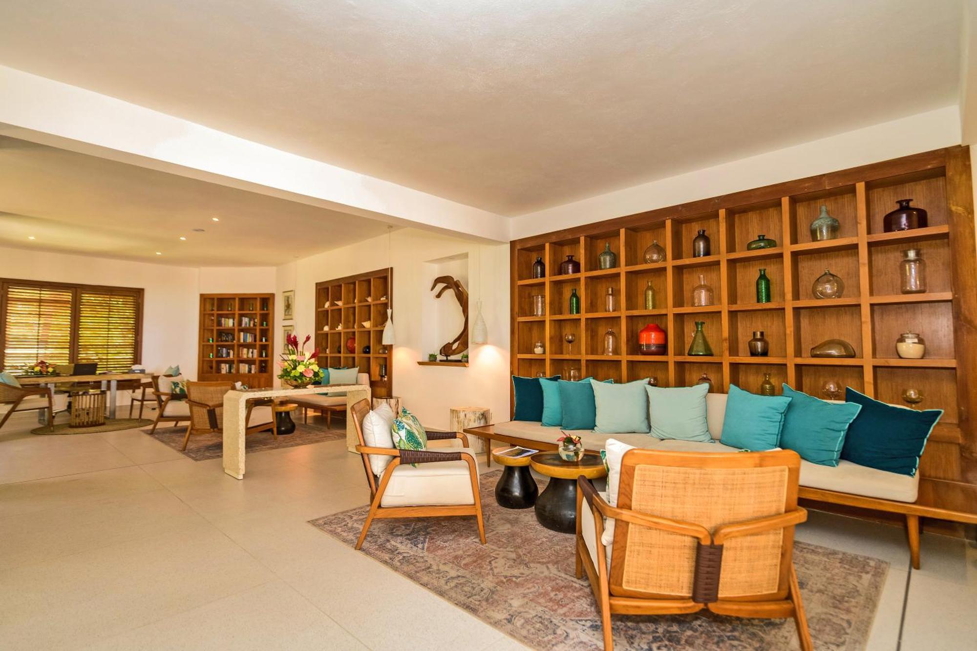 Seasense Boutique Hotel & Spa (Adults Only) Belle Mare Esterno foto The interior of a villa at the resort