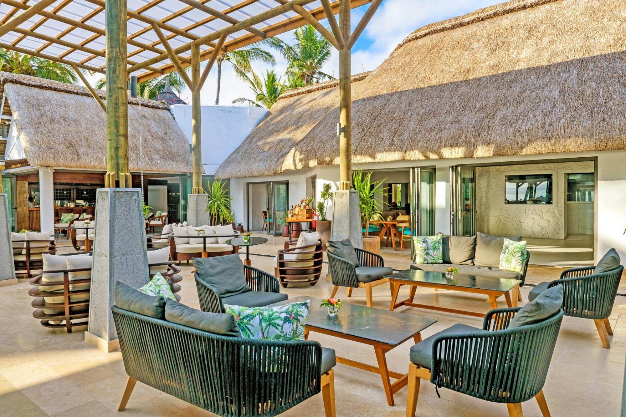 Seasense Boutique Hotel & Spa (Adults Only) Belle Mare Esterno foto The interior of the hotel