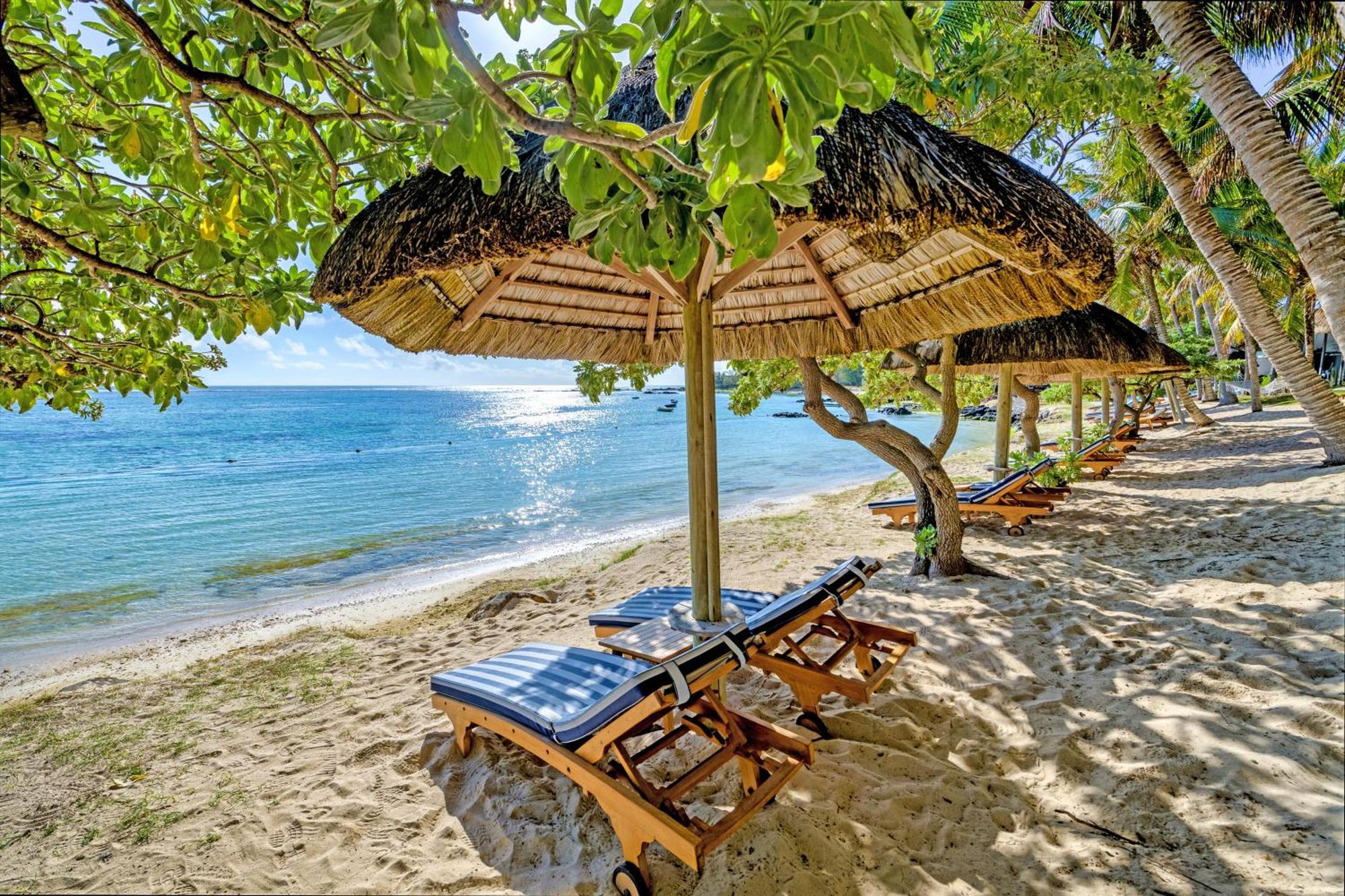Seasense Boutique Hotel & Spa (Adults Only) Belle Mare Esterno foto Beach at the Hotel